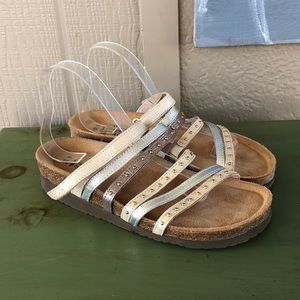 Naot Metallic Strappy Sandals Sz 39 👡